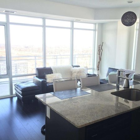 Square One Fully Furnished Suite Mississauga Kültér fotó