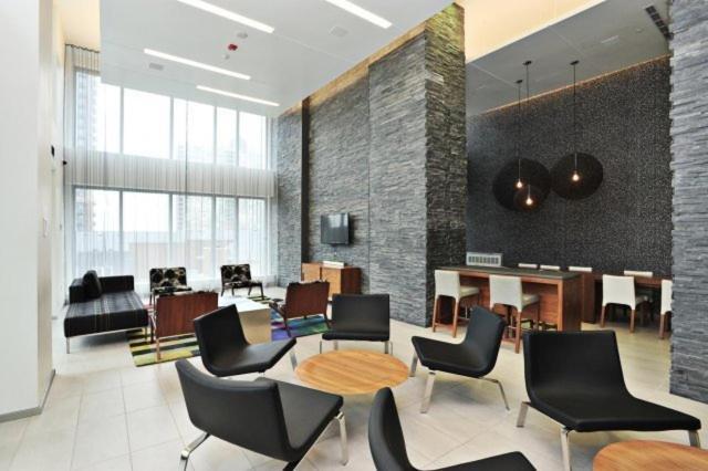 Square One Fully Furnished Suite Mississauga Kültér fotó