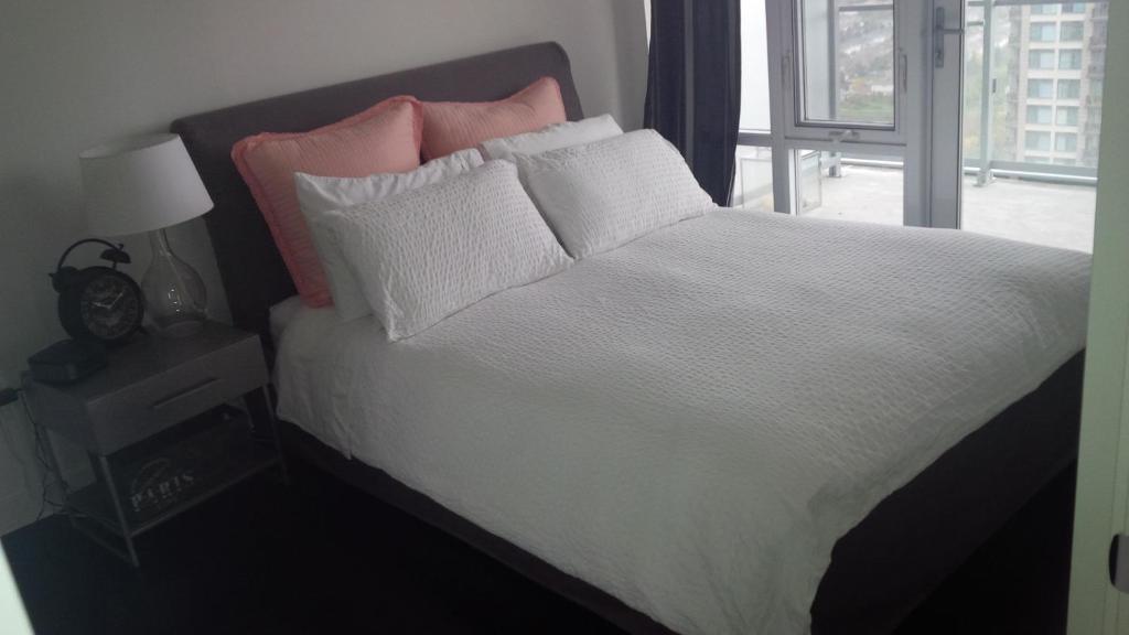 Square One Fully Furnished Suite Mississauga Szoba fotó